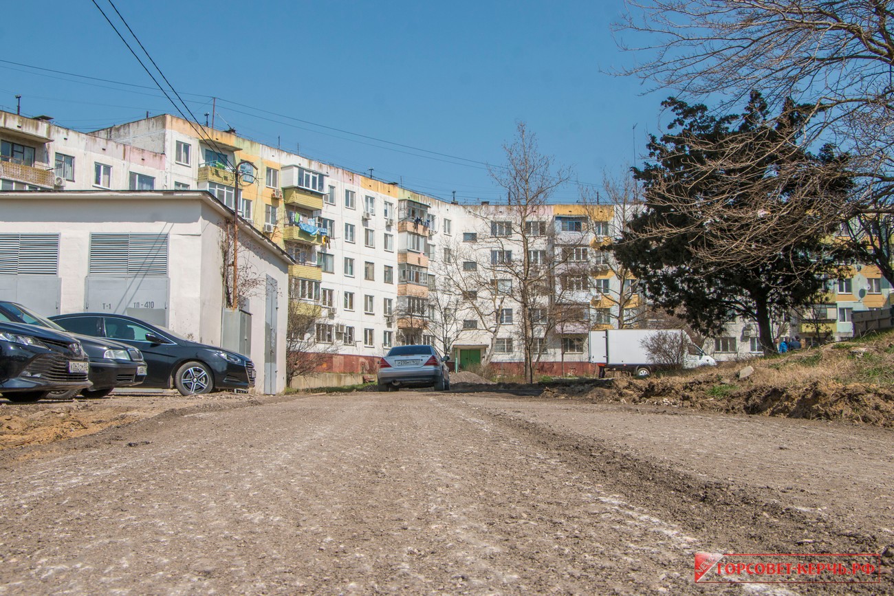 В Керчи начался ремонт 12 дворовых территорий | 02.04.2021 | Керчь -  БезФормата